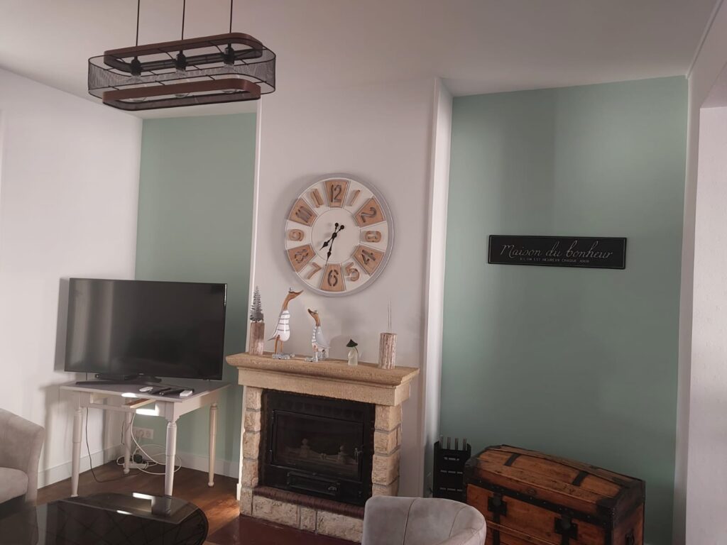 Peinture bleu turquoise salon